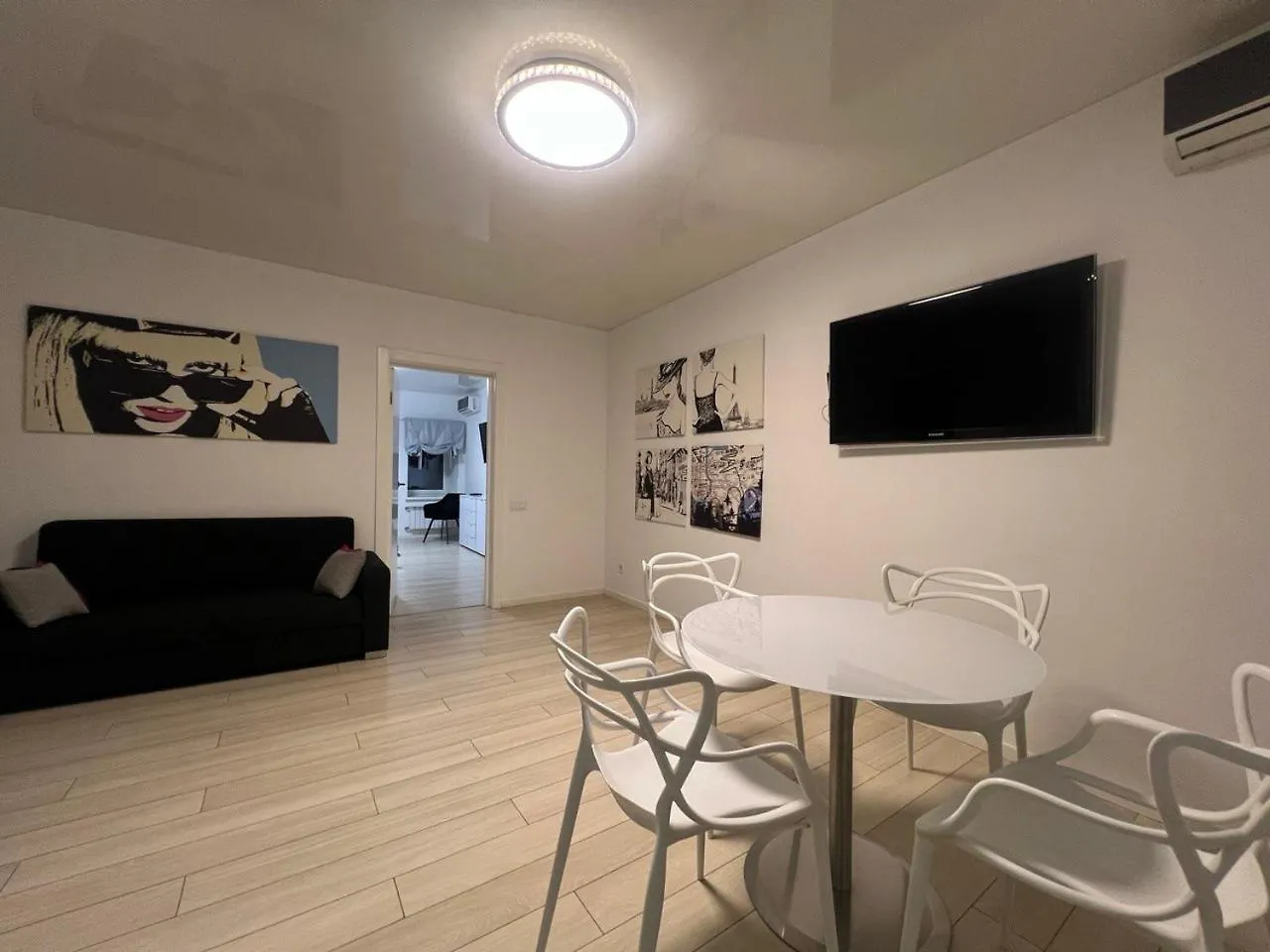2-Room Luxury Apartment In The Center 基輔 乌克兰