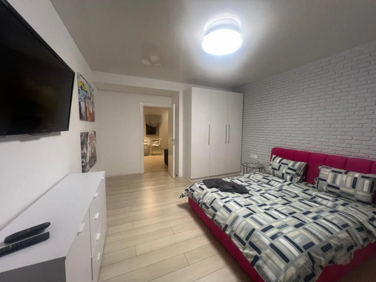 2-Room Luxury Apartment In The Center联系方式